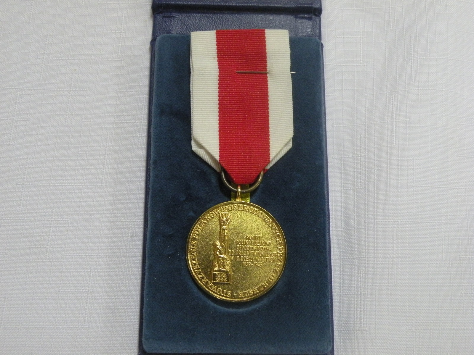 DSCN0281 pamětní medaile od spolku Poláků nuceně nasazených.JPG
